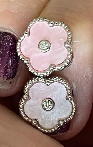 Pearlized Clover Earrings thumbnail 3