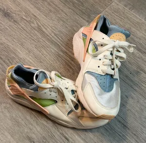 Nike Air Huarache SE Sail Womens Size 9 White/ Orange/Blue Running Shoes thumbnail 1