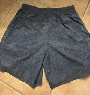 Men’s Lululemon Shorts 5” thumbnail 3