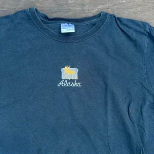 Black Vintage Gildan Alaska Graphic Tee w/ Yellow Embroidered Moose thumbnail 2