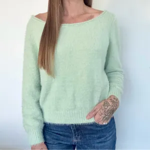 Victoria's Secret Mint Green Fuzzy Pullover Sweater • Sz M thumbnail 3