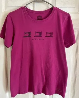 Life is Good Sewing Machine Patterned Short Sleeved Tee Dark Pink Size Small‎ thumbnail 1