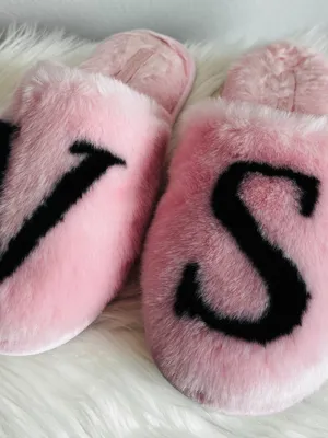 Victoria's Secret women's slippers in size M thumbnail 3