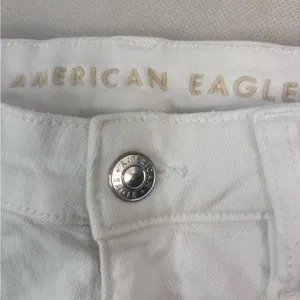American Eagle Outfitters 6 28 Hi V-Rise Shortie Distressed Denim Shorts White thumbnail 4