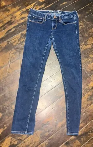 American Eagle stretchy slimming size 8 Skinny normcore jeans thumbnail 1