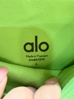 ALO Yoga High-Waist Bike Shorts in Lime Green Size Large EUC thumbnail 4