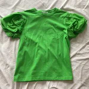 ZARA balloon shoulder top. S thumbnail 2