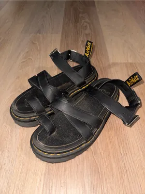 Dr Martens Avry Hydro Leather Strap Sandel - Size 7 thumbnail 2