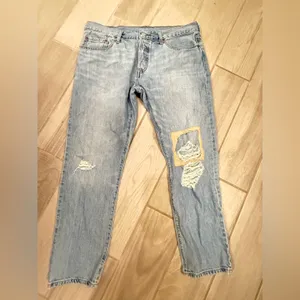 Levi's Light Blue High-Rise Button-Fly Distressed Women's Jeans thumbnail 2