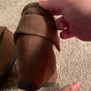Forever 21 wedge bootie in chocolate brown with gold trim size 7.5 thumbnail 11