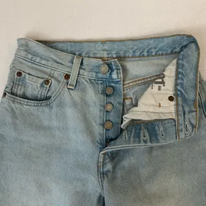 Levi’s 501 150th Anniversary Edition Womens 24 x 30Floral Patch Button Fly Jeans thumbnail 2