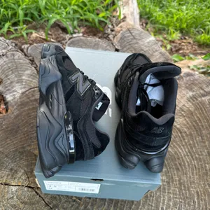 Girl New Balance 9060 Sneakers shoes size 4.5 thumbnail 3