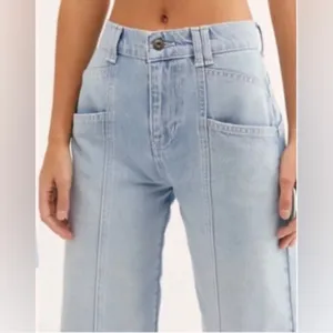 Free People We the Free Let Sunshine In Wide leg Cropped Jeans Sz 26 Light Wash thumbnail 2