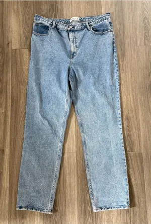 Abercrombie & Fitch The 90s Straight Ultra Hgh Rise Jeans Size 34 thumbnail 1