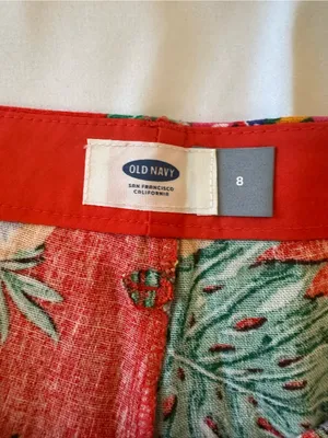 Old Navy Red Tropical Floral High-Waist Shorts thumbnail 2