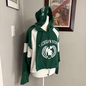 PINK Victoria's Secret Michigan State Spartans Cropped Hoodie Green White Large thumbnail 3