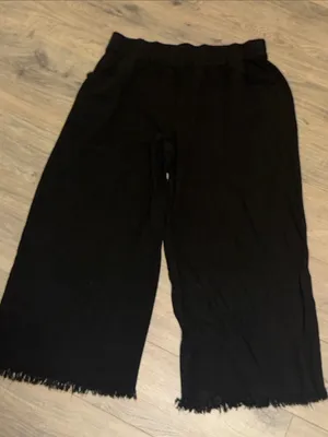 Umgee Black Cropped Wide-Leg Pants with Frayed Hem thumbnail 1