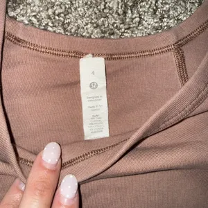 Lululemon Align T-Shirt Womens 4 Mauve Excellent Ribbed Cropped Scoop Neck Tee thumbnail 2