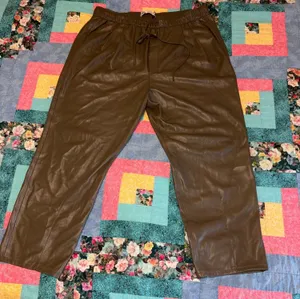Zara NEW Woman’s XL Faux Leather Drawstring Pants in Brown, Size XL Elastic thumbnail 1