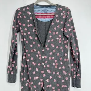 Jane and Bleeker XS Gray Peppermint Candy Print One Piece Pajama‎ Jumpsuit thumbnail 9