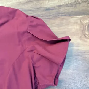 Jaanuu Womens Tulip Sleeve Zipper V-Neck Scrub Top Burgundy Wine Size L thumbnail 3
