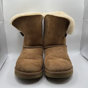 UGG Australia Bailey Button Suede Boots Size 8 Chestnut Brown Read thumbnail 2
