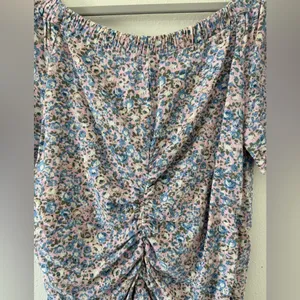 Revolve ASTR the Label Flutter Sleeve Pink and Blue Floral Wrap Blouse women’s medium thumbnail 15