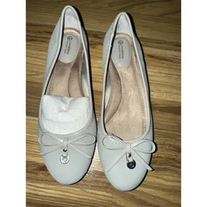 Giani Bernini Womens Sz 8 Ballet Flats Shoes Odeysagry Stone‎ Gray Memory Foam thumbnail 2