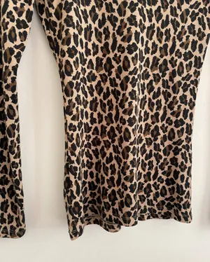 Sexy Basic Vneck Leopard Print thumbnail 5