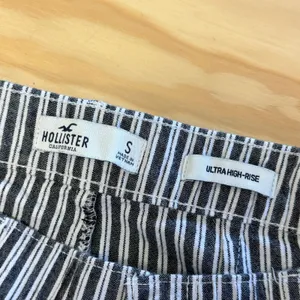 Hollister Ultra High-Rise Striped Tapered Pants Gray White Small Contemporary thumbnail 6