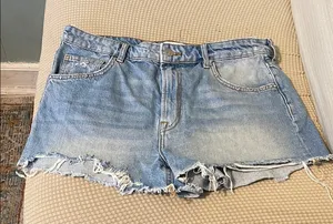 Zara Blue Jean Shorts Distressed Frayed Hem‎ thumbnail 1