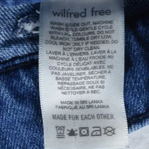 Aritzia Wilfred Free Pleated Barrel Leg Jeans Organic Cotton Medium Wash Blue 4 thumbnail 9