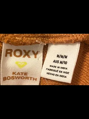 Roxy sweatshirt material shorts. Size medium thumbnail 5