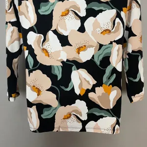 Ann Taylor Floral Top 3/4 Sleeves Boat Neck Size XS Rayon Stretch Jersey Graphic thumbnail 6