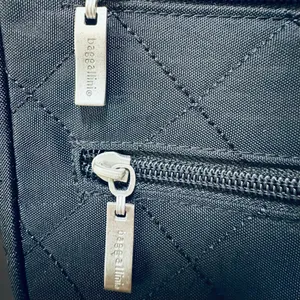 Baggallini Triple Zipper Travel Crossbody Bag Black Pristine Condition thumbnail 5