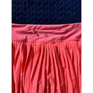 Lululemon pleat to street skirt II grapefruit Coral Pink Skort Tennis Size 8 thumbnail 2