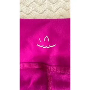 Beyond Yoga Magenta Pink Ruched Ankle High Waisted Leggings Women Size S thumbnail 3