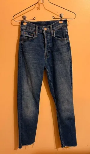 Mother Tomcat Ankle Fray Jeans in Let’s Just Be Friends thumbnail 5