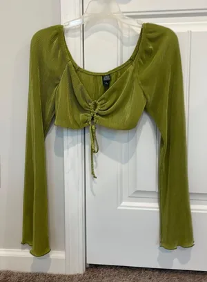 Target Green cropped long sleeve going out top thumbnail 1