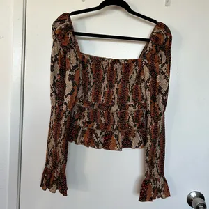 Snake print long sleeve top #snakeprint Size XS thumbnail 6