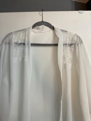 White lace robe with tie waist thumbnail 4