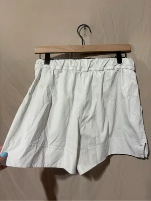 Lululemon Cinchable Waist High-Rise Woven Short 3.5" thumbnail 3