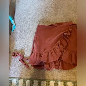 Zara‎ medium wrap skirt thumbnail 2