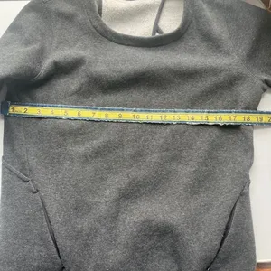 Lululemon &go Endeavor Long Sleeve Heathered Black Open-Back Sweatshirt Medium thumbnail 5