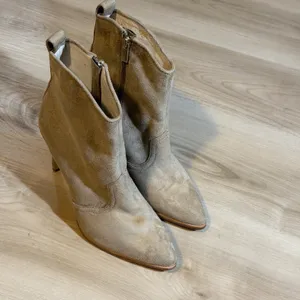 RAYE Ankle Boots Tan 8.5 Women Suede Pointed Toe Stiletto Western Zip thumbnail 11