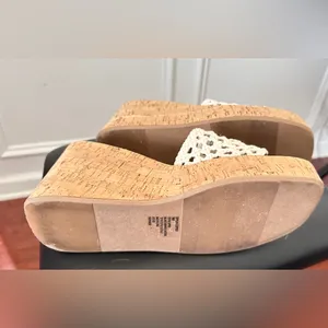 Women's Cream Woven Platform Wedge Sandals Size 9 thumbnail 3