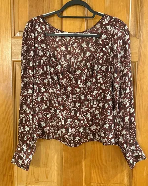 Abercrombie & fitch brown and white ditsy floral botton down blouse size large . thumbnail 1