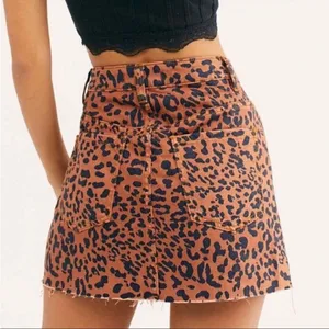 Free‎ People Zip It Up Animal leopard Print Mini Skirt Sz 27 thumbnail 2