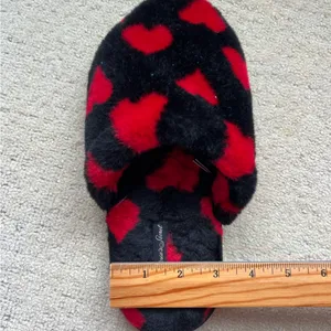 Victoria’s Secret Slippers thumbnail 4