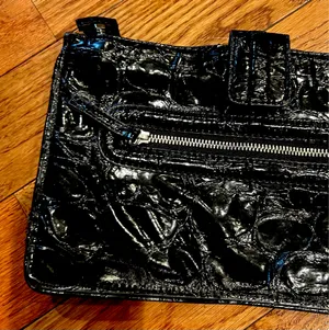 VINTAGE GUESS CROC PRINT patent LEATHER black Guess wristlet clutch bag thumbnail 12